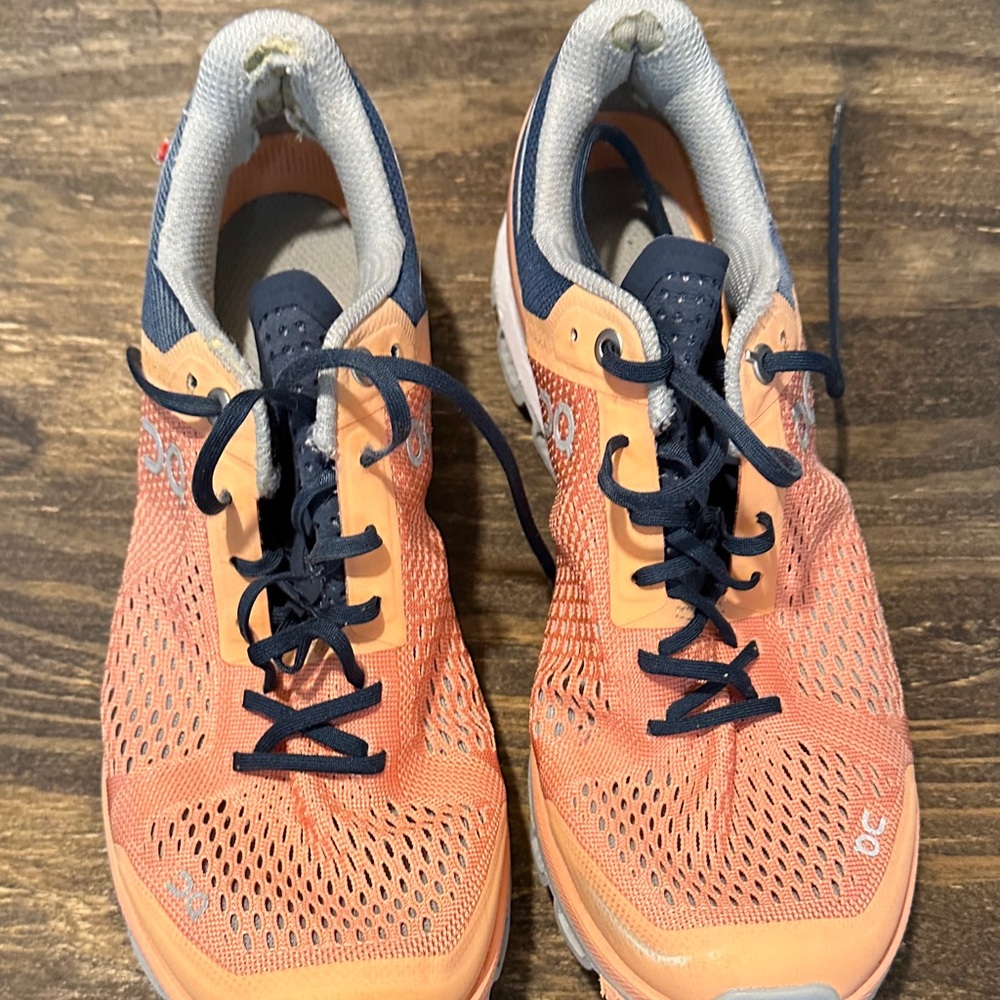 On Running Women's Cloudswift Peach/Coral Running Shoes - Picture 2 of 5